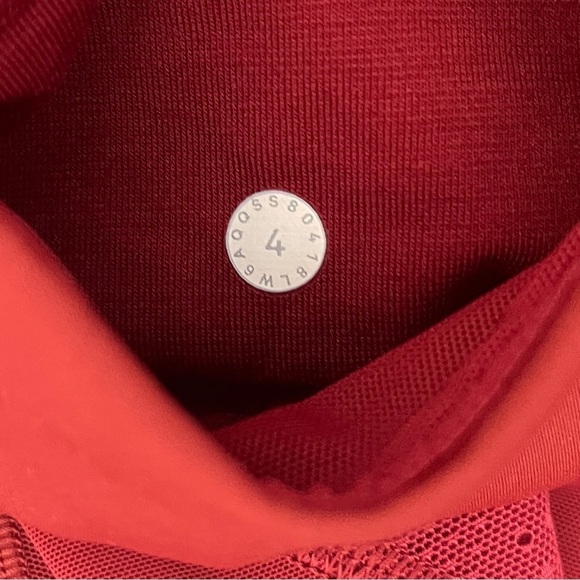 Lululemon Run Smoothly Crop in Dark Sport Red Women's 4 - Picture 6 of 9